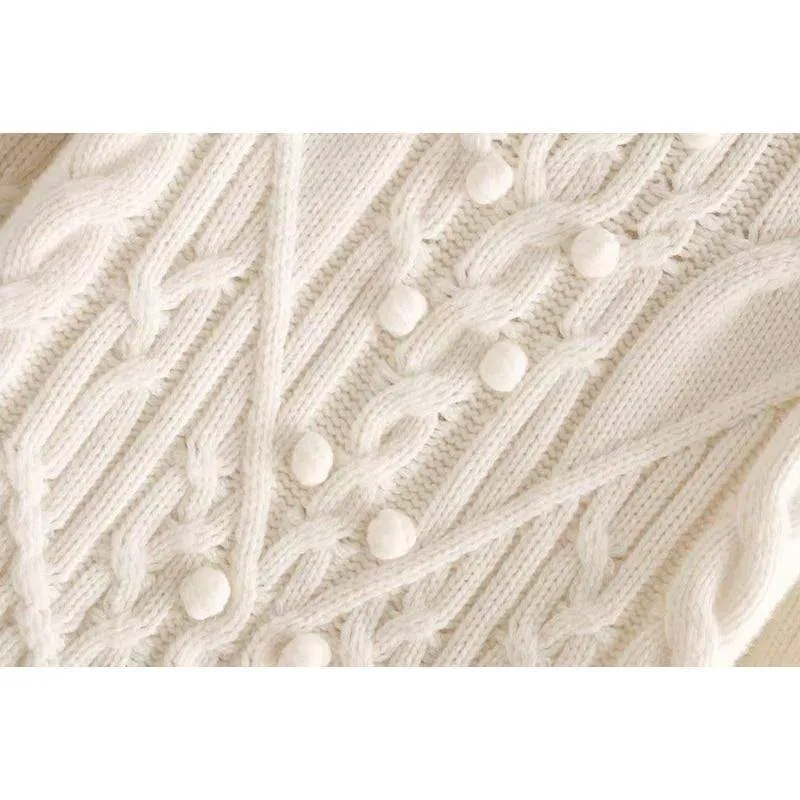 ELEGANT OVERSIZED TWIST SWEATER